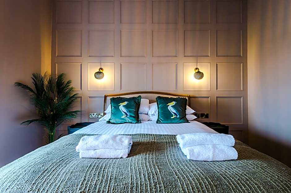 Russell Court by Orenda-Luxe