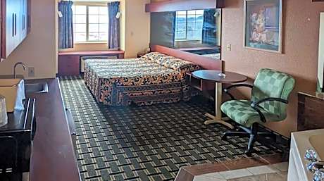 1 King Bed Suite Smoking