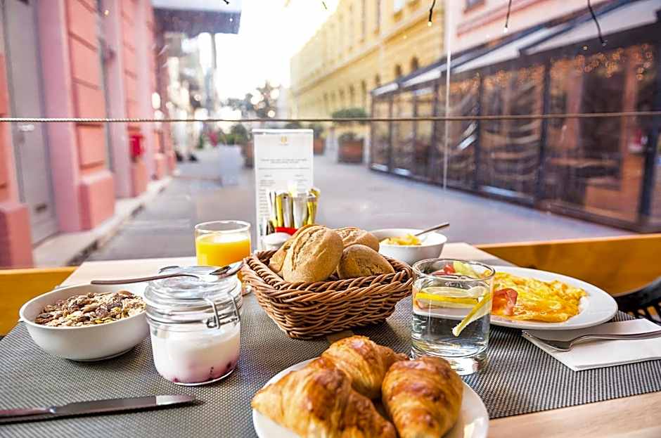 Opera Garden Hotel & Apartments