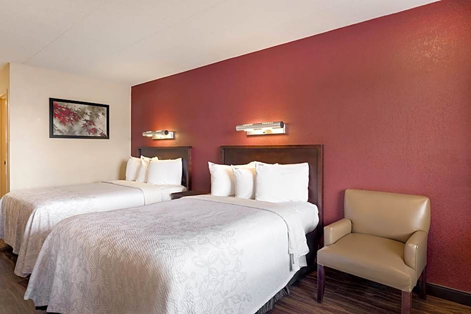 Super 8 by Wyndham Deerfield/Northbrook