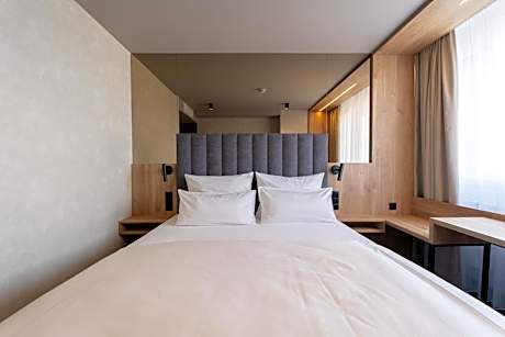 Double Room Standard  King