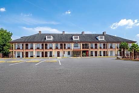 Baymont by Wyndham Commerce GA Near Tanger Outlets Mall