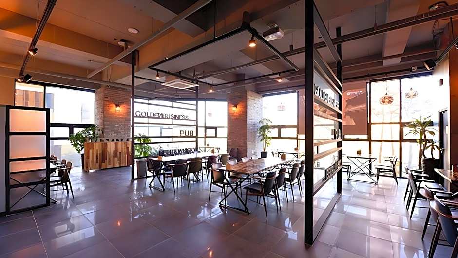 Golden Business Hotel