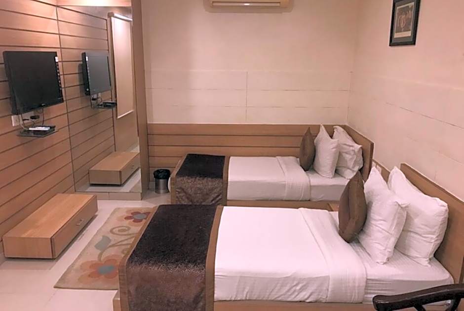 Goroomgo City Square Hisar