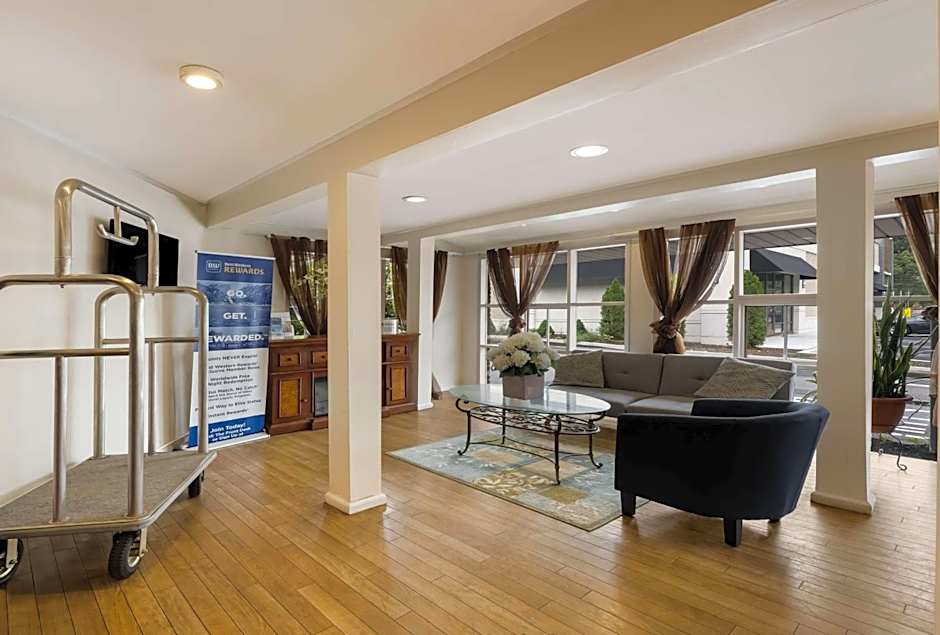 SureStay Plus by Best Western Woodbury Inn
