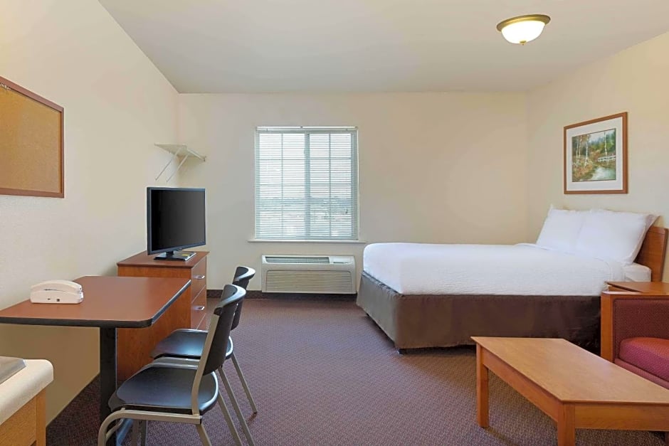 WoodSpring Suites Tyler Rose Garden