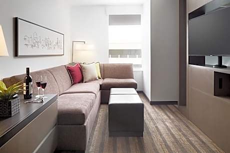 King Studio Suite with Kitchen and Sofa Bed