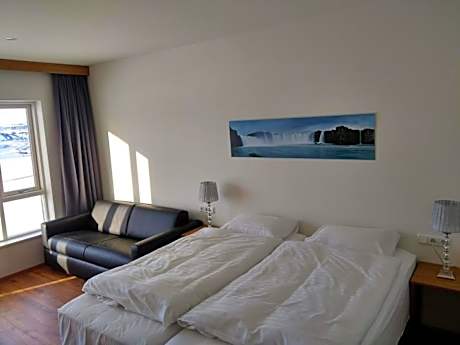 Family Room with Mountain View