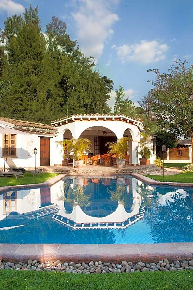 Casa Flor de Mayo