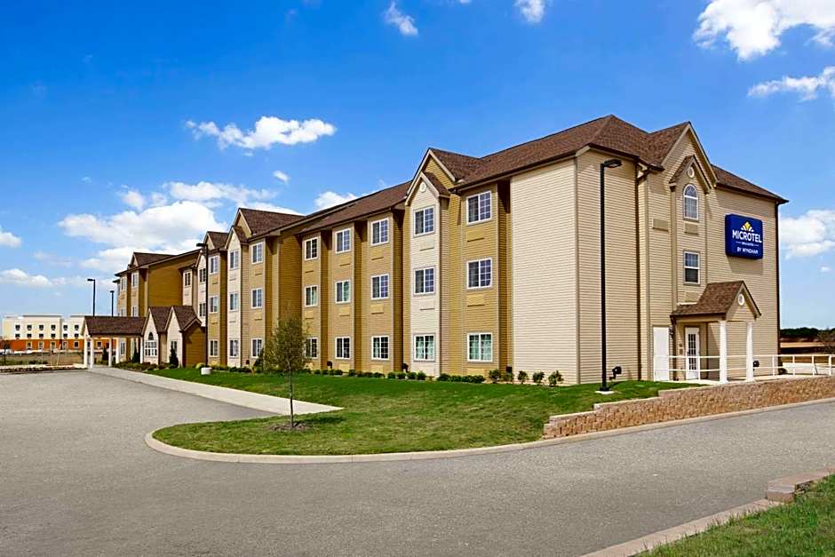 Microtel Inn & Suites By Wyndham Cotulla