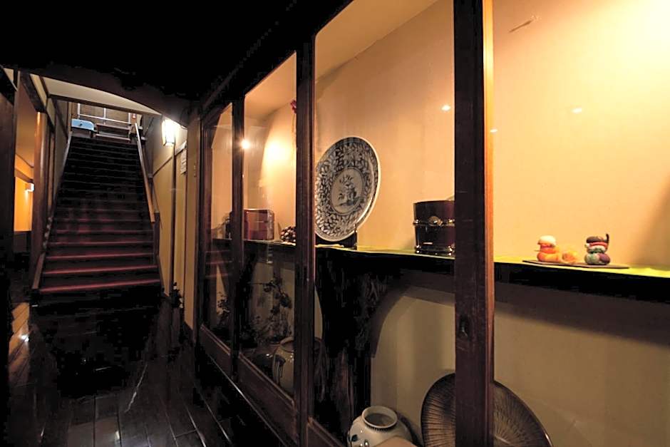 Ryokan Sennari (13 years or older)
