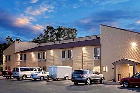 Econo Lodge Canton North