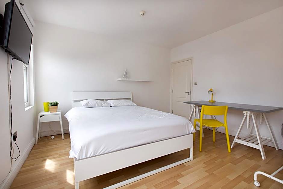 Tooting Broadway Studios & Rooms by PrimeCityHosts