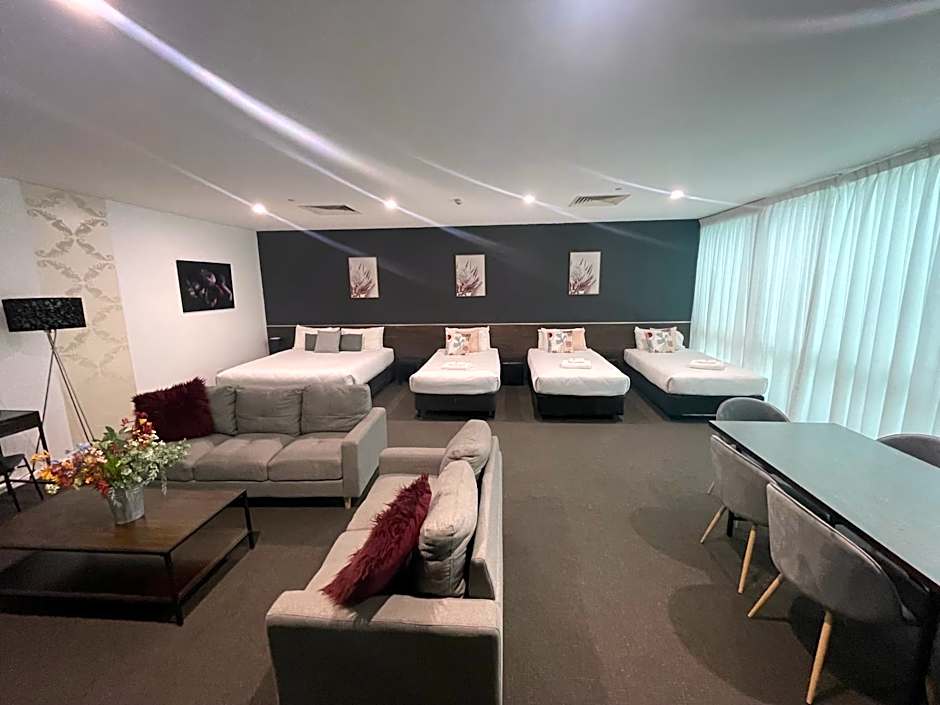 Sfera's Park Suites & Convention Centre