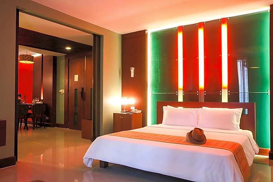 Photo 1 of 9 of Junior Suite