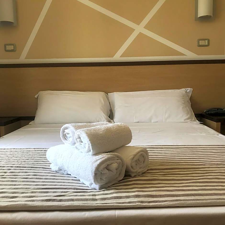HOTEL ROYAL