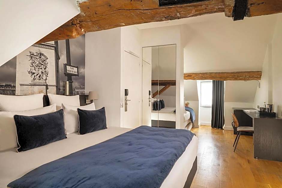 Midnight Hotel Paris