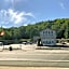 Silver Maple Motel