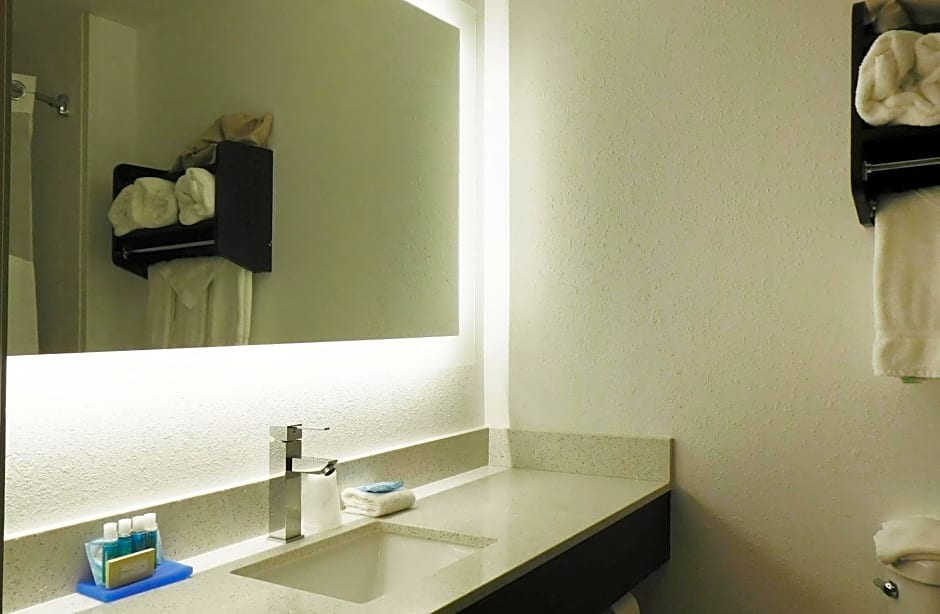 Holiday Inn Express Coventry S - West Warwick Area By IHG