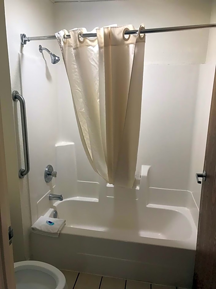 The Best Inn & Suites