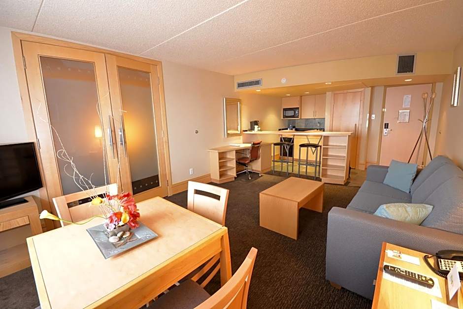 iHOTEL & Conference Centre Red Deer