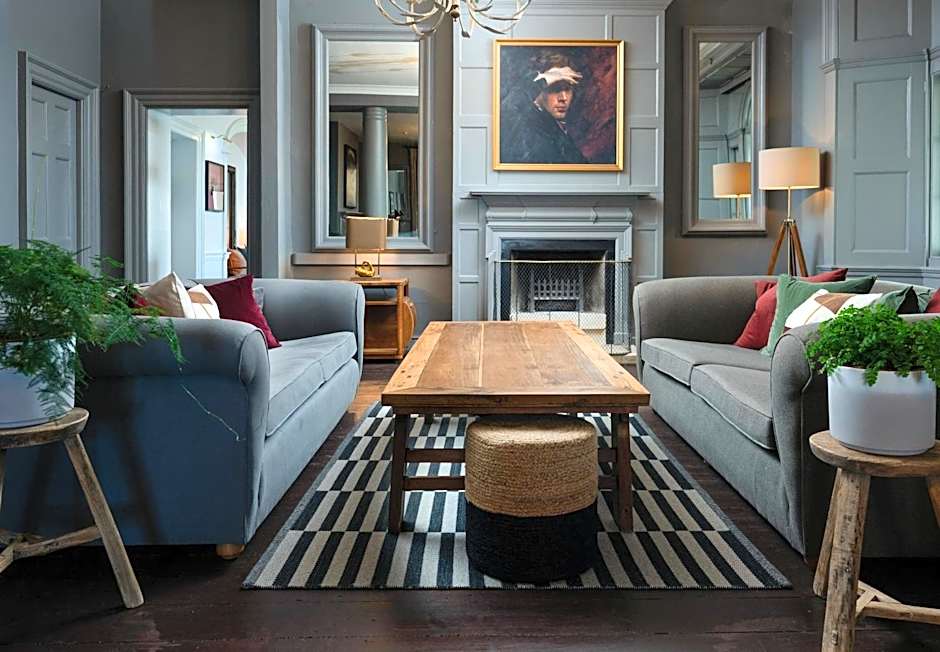 Moonfleet Manor - A Luxury Family Hotel