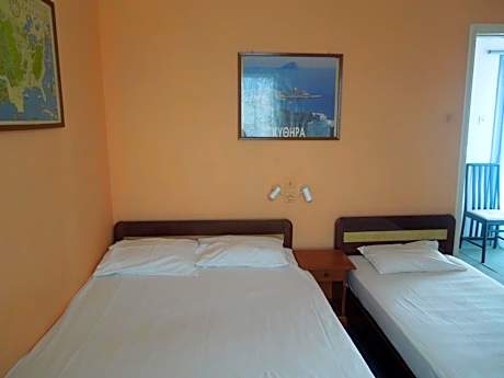 Triple Room with Shared Bathroom