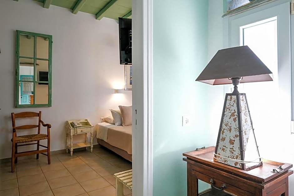 Golden Beach Studios & Suites