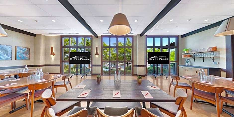 River Place Hotel