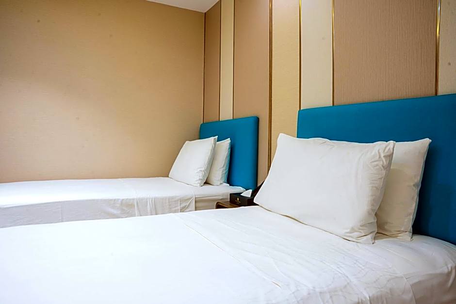 Photo 1 of 11 of Triple Room