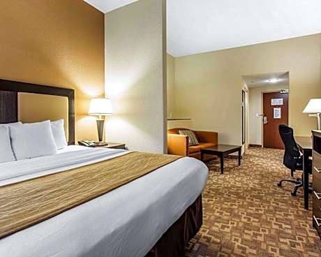 King Suite - Disability Access/Non-Smoking