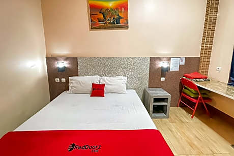 RedDoorz Syariah near Mall Of Serang