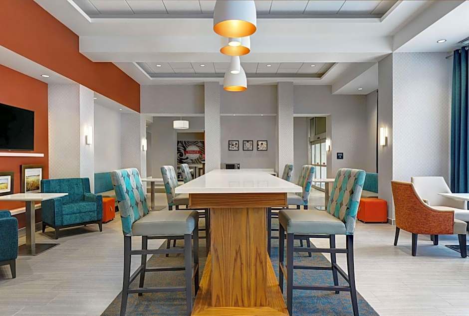 Hampton Inn By Hilton & Suites Belleville