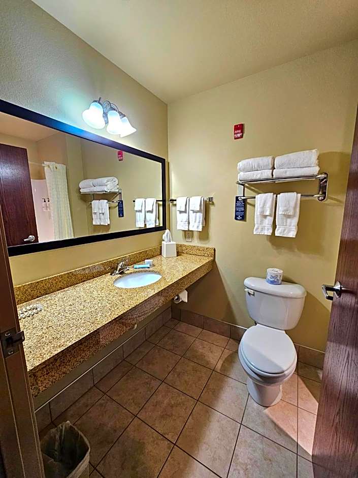 Cobblestone Inn And Suites
