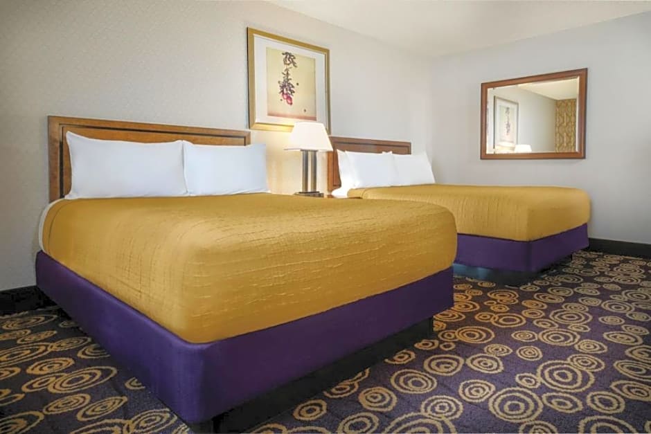 Photo 1 of 1 of Family 1 Queen Bed