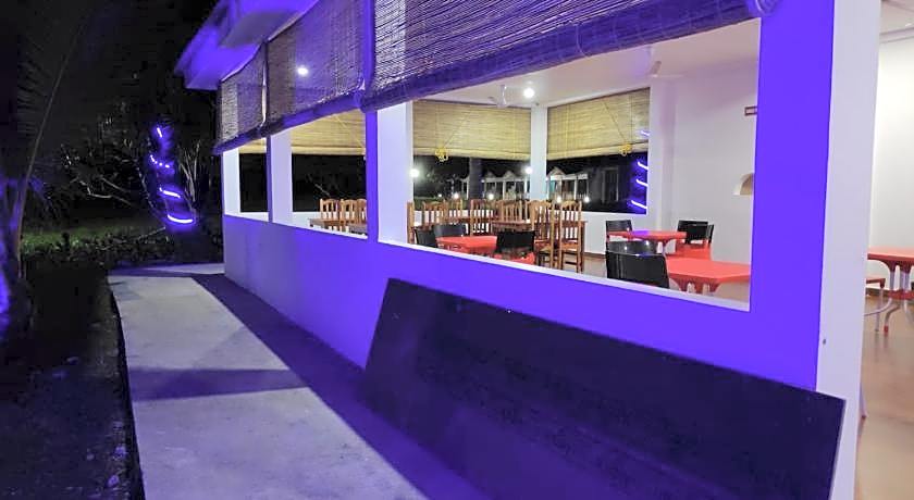 Hotel Exotica Squares