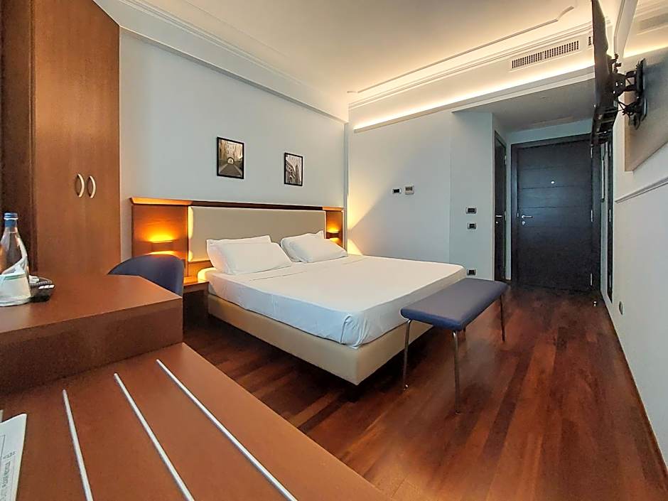 Dado Hotel International