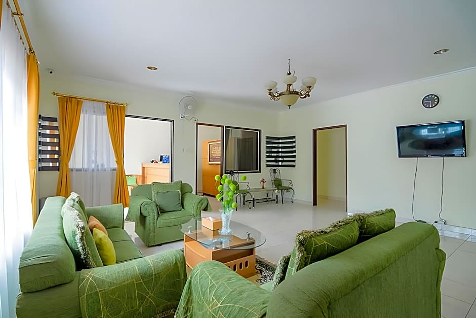 RedDoorz Syariah near Taman Bekapai 2