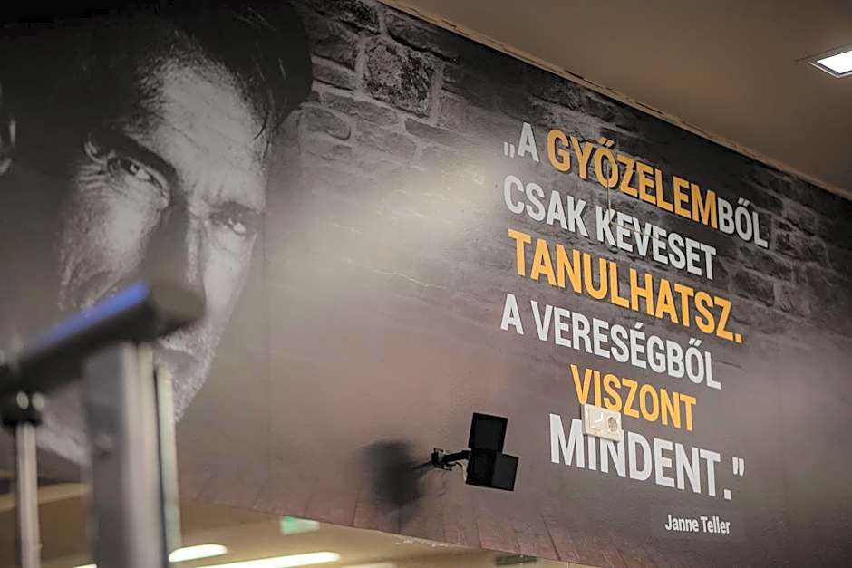 Eleven Business & Sport Hotel