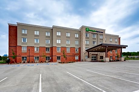 Holiday Inn Express & Suites Manhattan, an IHG Hotel