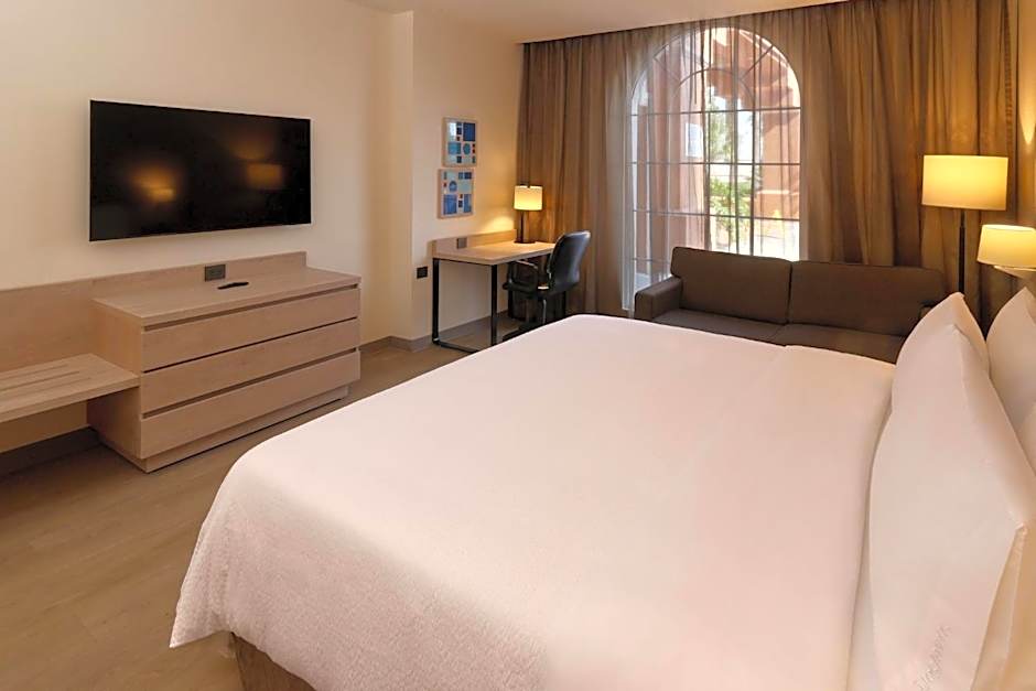 Holiday Inn Express Monterrey Galerias-San Jeronimo By IHG