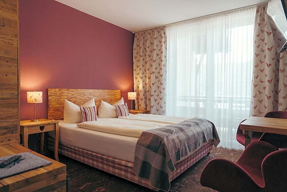 Photo 1 of 4 of Deluxe, Side Sea View