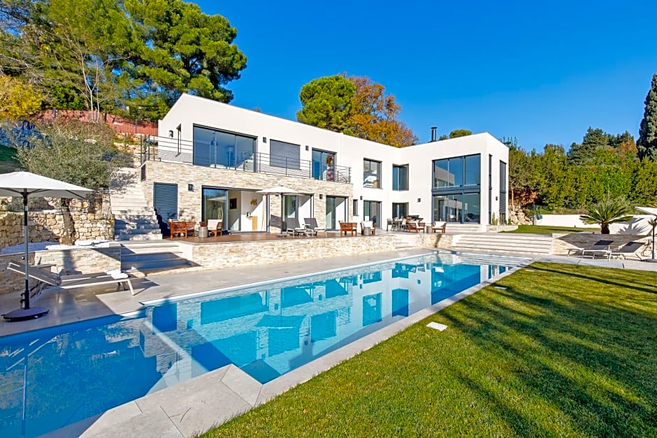 Villa Soha Bed & Breakfast – Mougins, CT