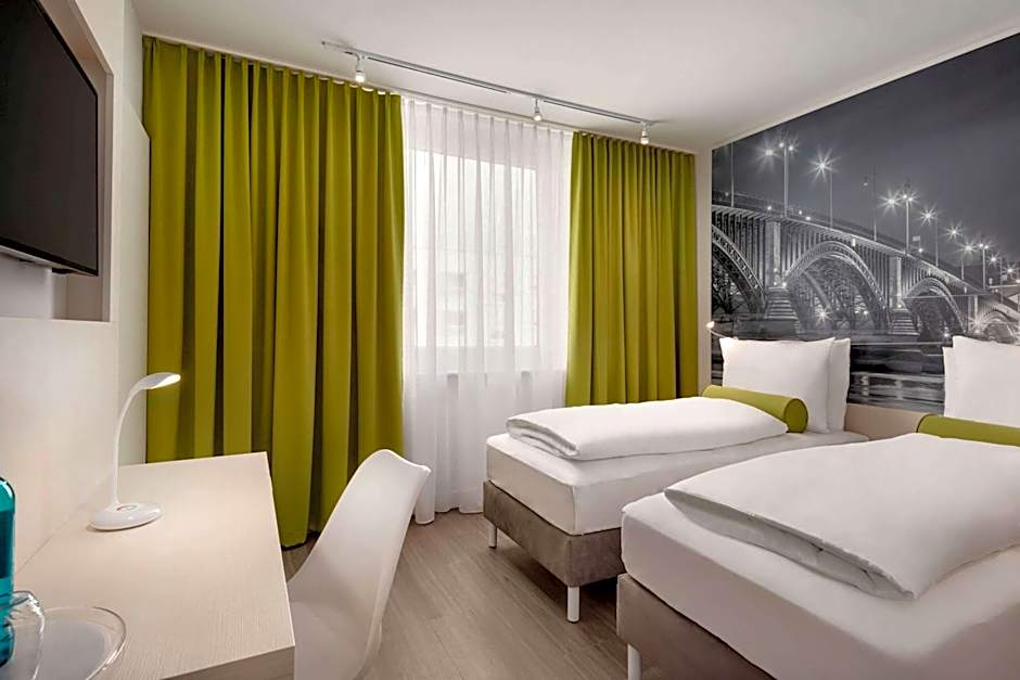 Super 8 by Wyndham Mainz Zollhafen
