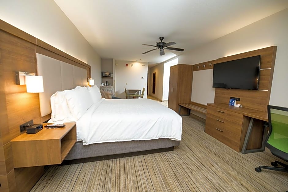 Holiday Inn Express Hotel & Suites Clinton