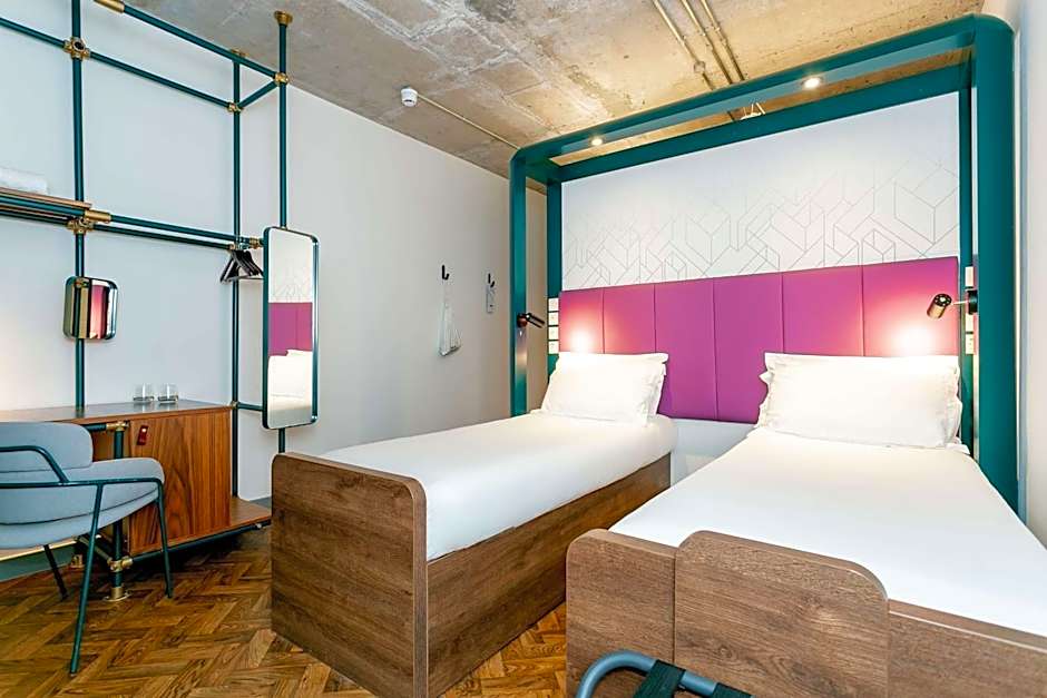 YOTEL Manchester Deansgate