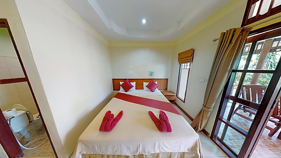 Rattana Guesthouse & Bungalow
