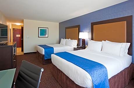2 Queen Beds Standard Comm Accessible