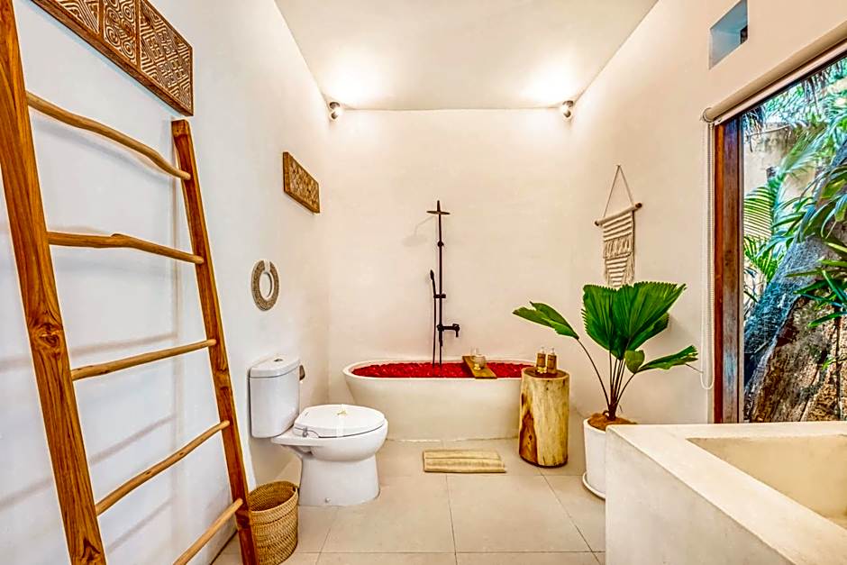 Villa Indigo - 5-BDR with huge pool and garden