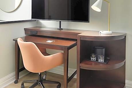 One-Bedroom King Suite with Sofa Bed - Hearing Accessible